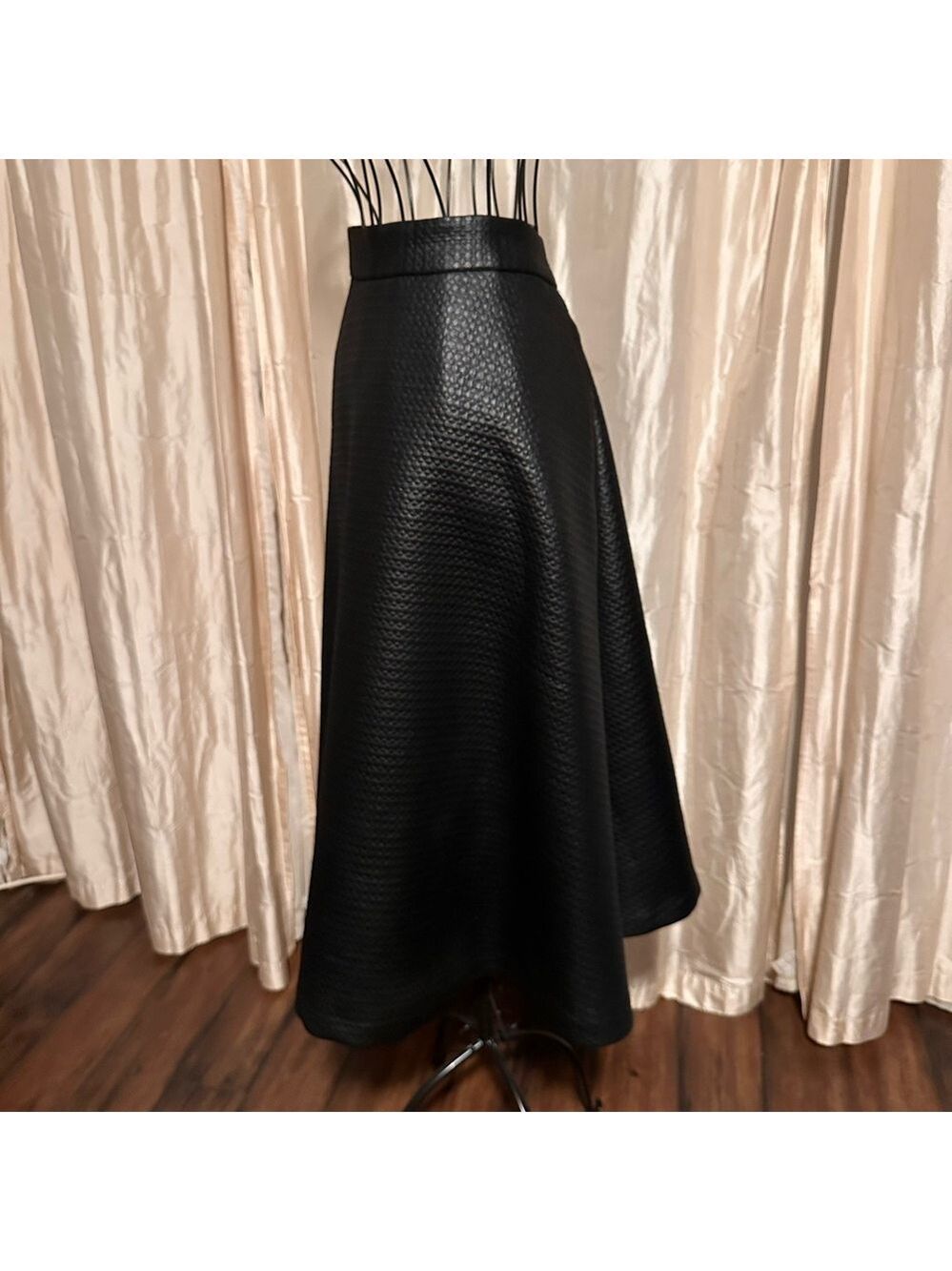 Banana Republic Black Textured Circle Skirt - Picture 3 of 6